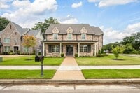 Building Photo - 1385 Belfair Dr