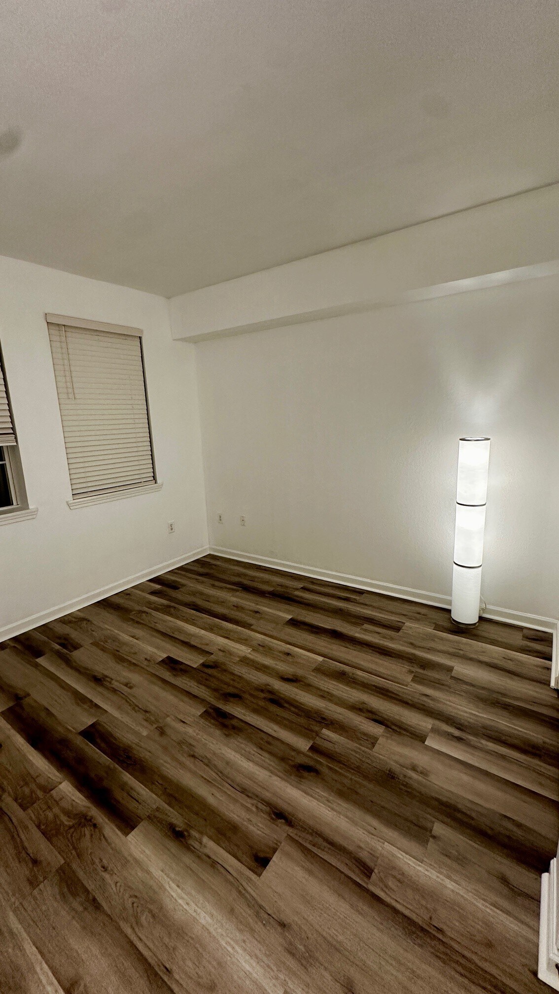 Building Photo - 405 S Villa San Marco Dr