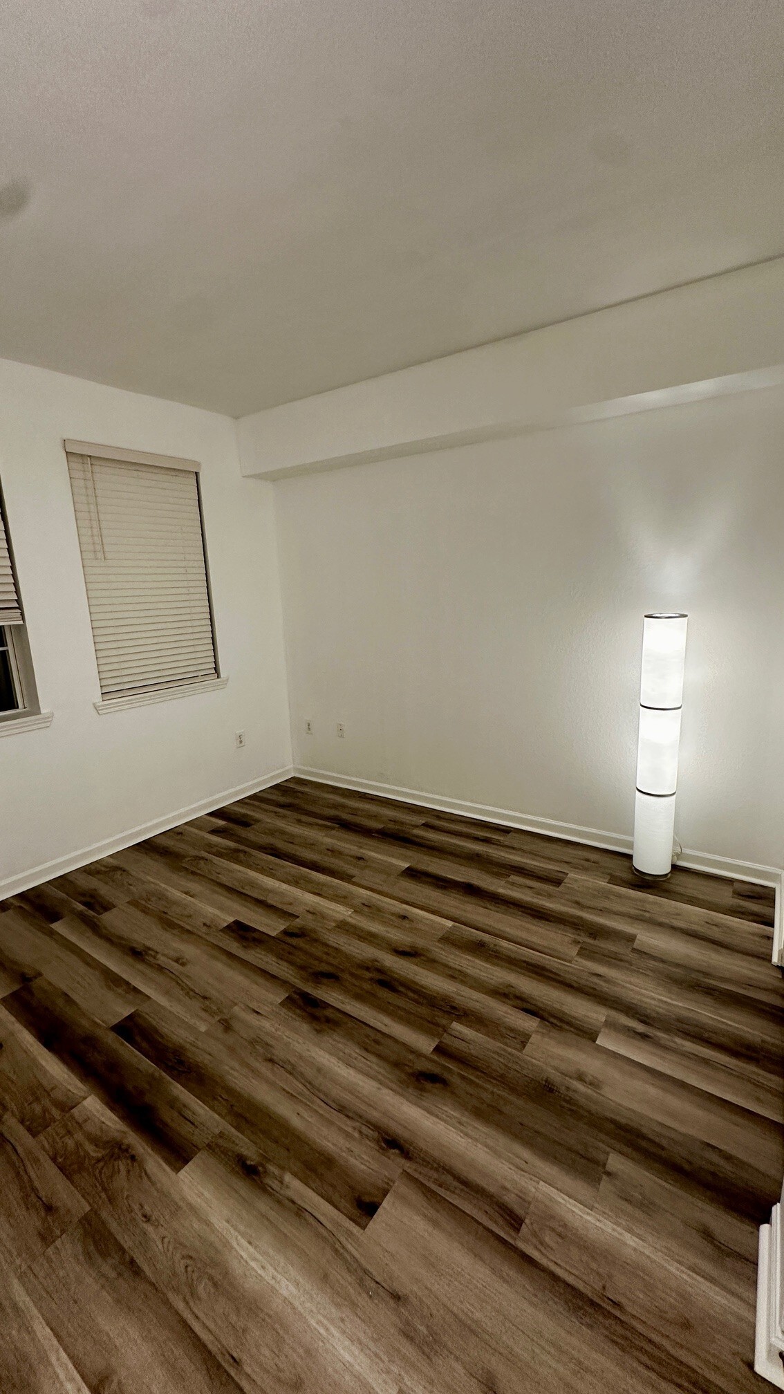 Building Photo - 405 S Villa San Marco Dr