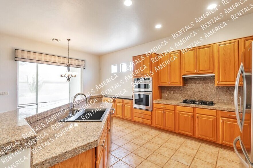 Building Photo - 13135 N Kenosha Bluff Dr