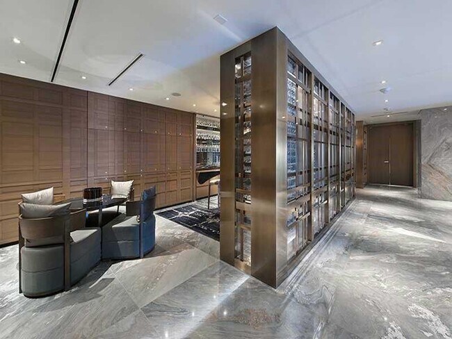 Building Photo - 2711 S Ocean Dr