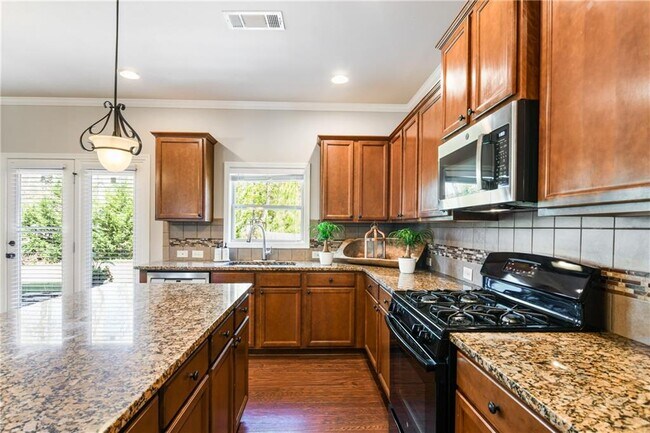Building Photo - 6135 Formosa Ln