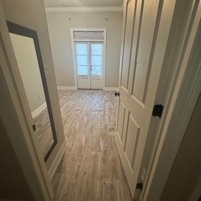 Building Photo - Must See this Beautiful  3/2 Townhome  Available NOW