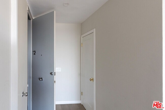 Building Photo - 8401 Fountain Ave