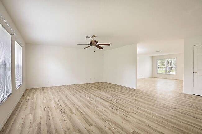 Building Photo - 617 SE Karrigan Terrace