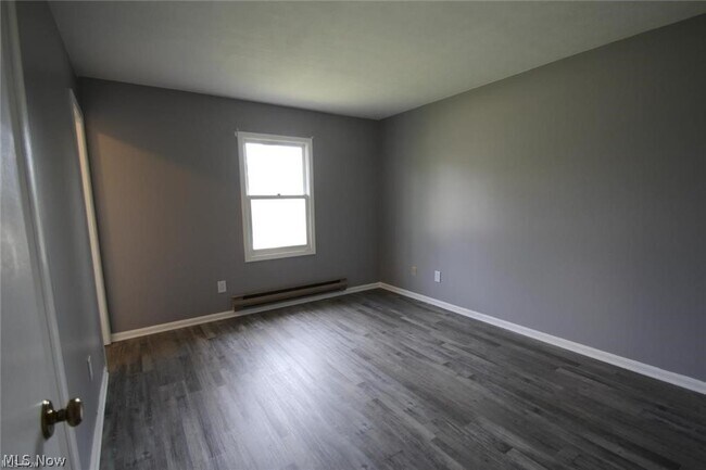 Building Photo - 300 Northland Dr