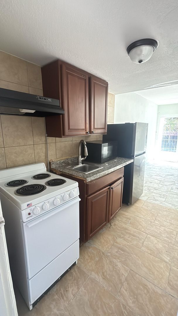 Building Photo - 2200 S Ocean Blvd