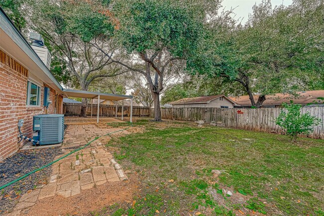 Building Photo - 2330 Grindstone Ln
