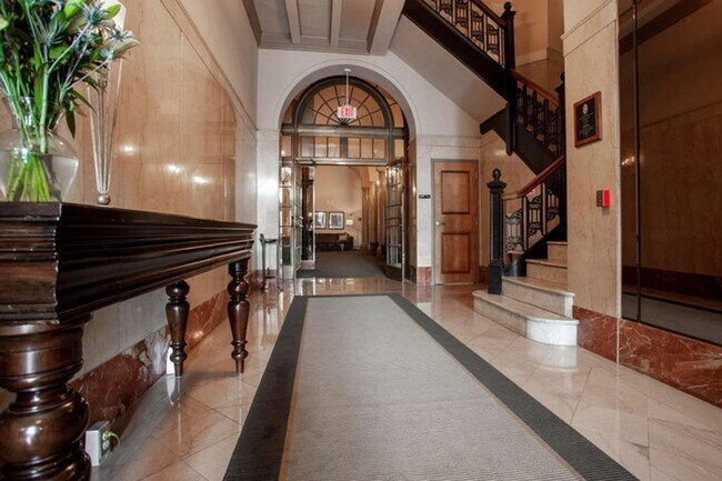 Building Photo - 160_WALL