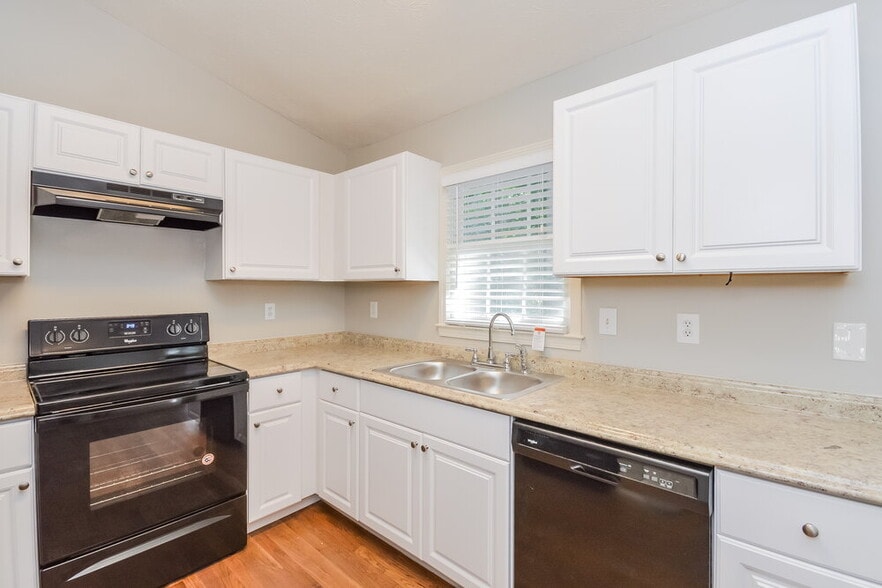 Building Photo - 381 Canterbury Ln