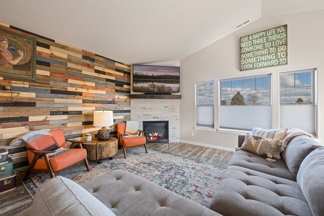 Building Photo - SW Redmond 4 Bedroom Home