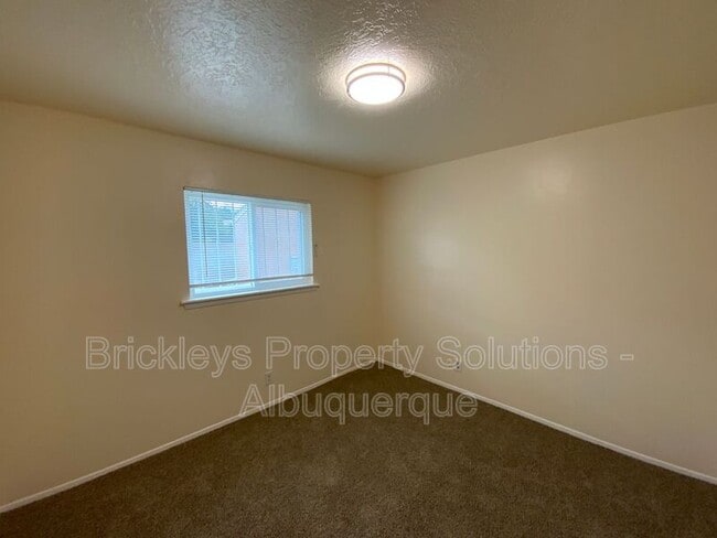 Building Photo - 12700 Mountain Rd NE