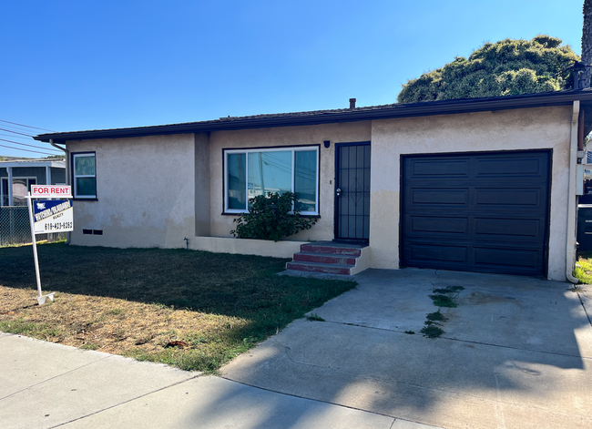 Primary Photo - House 2BR/1BA Available Now