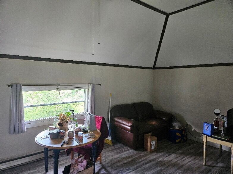 Building Photo - 138 High St