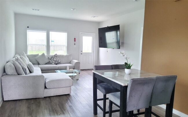 Building Photo - 17359 King Eider Rd