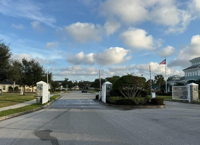 Building Photo - 4015 Cottage Hill Ave