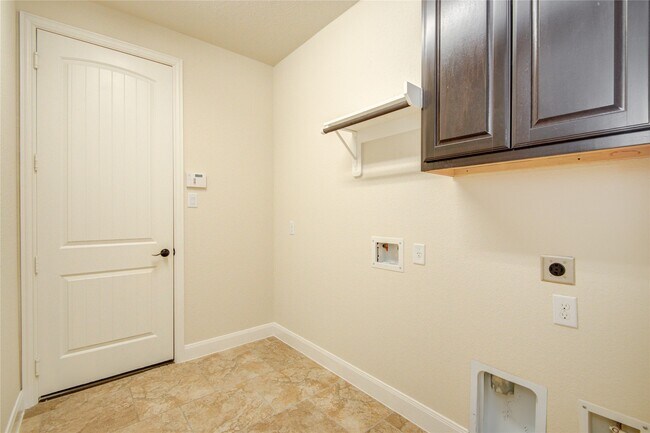 Building Photo - 27330 Aspen Falls Ln