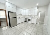 Building Photo - 165 Gove St