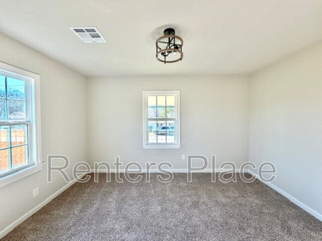 Building Photo - 543 N Ridgeway St