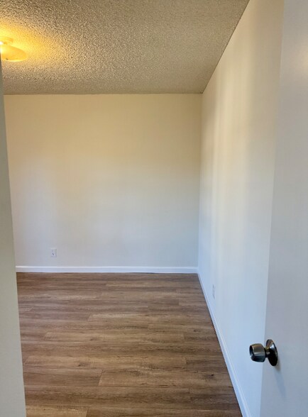 Building Photo - 1511 Mariposa Ave