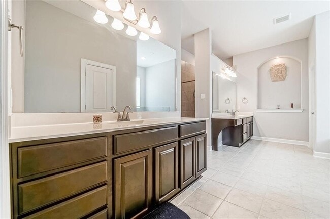 Building Photo - 13915 Foyt Dr