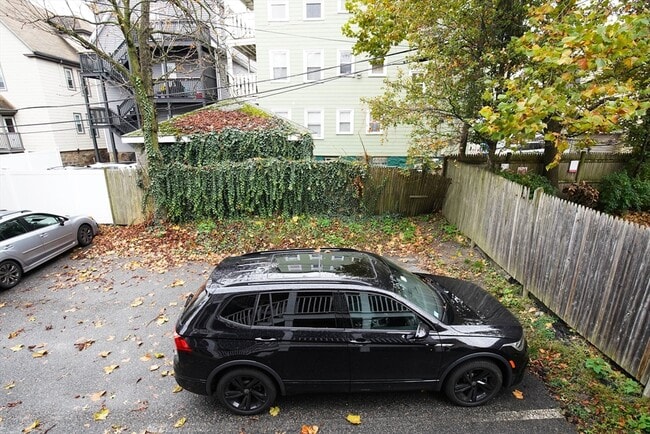 Building Photo - 95 Dix St