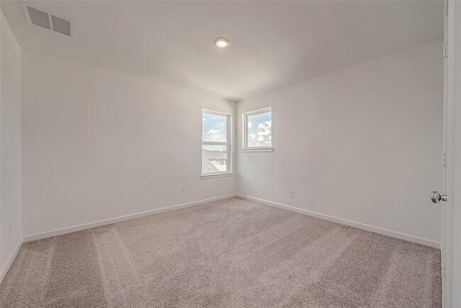 Building Photo - 21807 White Stone Creek Dr