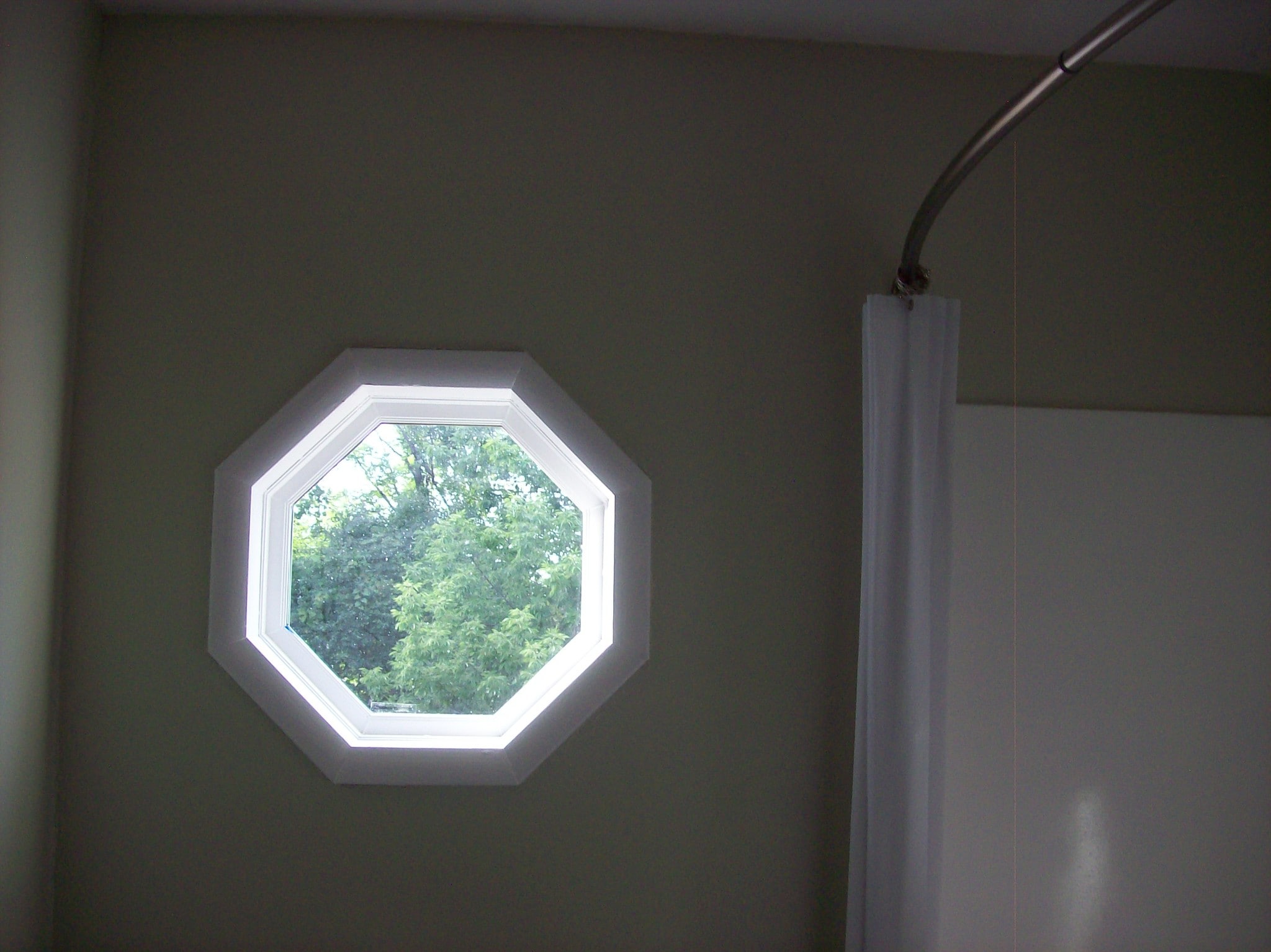 Bathroom w curved hotel-style shower rod - 1182 Middle Rd