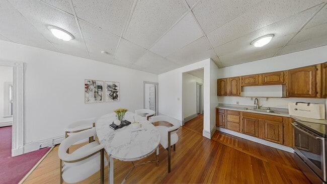 Building Photo - 1540 Tremont St