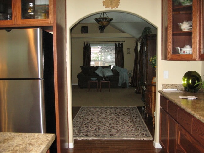 Building Photo - 657 Spring Valley Dr