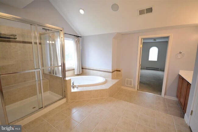 Building Photo - 120 Galyn Dr