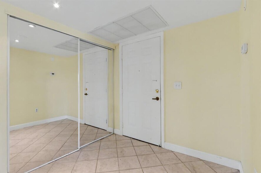 Building Photo - 701 NW 19th St