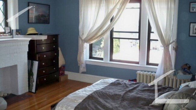 Building Photo - Park Drive 3 Bed