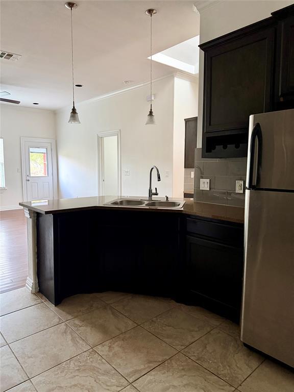 Building Photo - 398 Mesa Dr