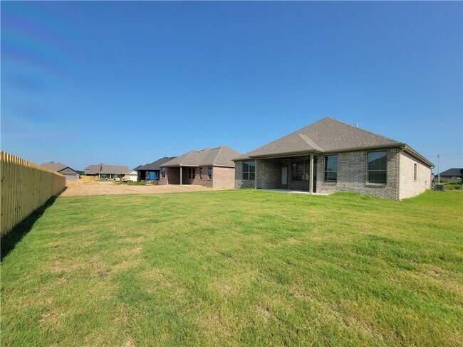 Building Photo - 1041 E Skyline Lp