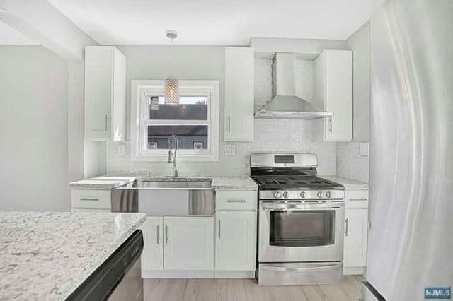 Building Photo - 180 Vanderburgh Ave