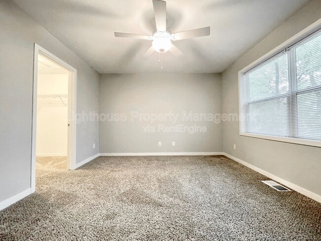 Building Photo - 303 Baldwin St