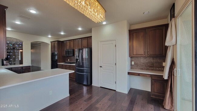 Building Photo - 333 Bainbridge Dr