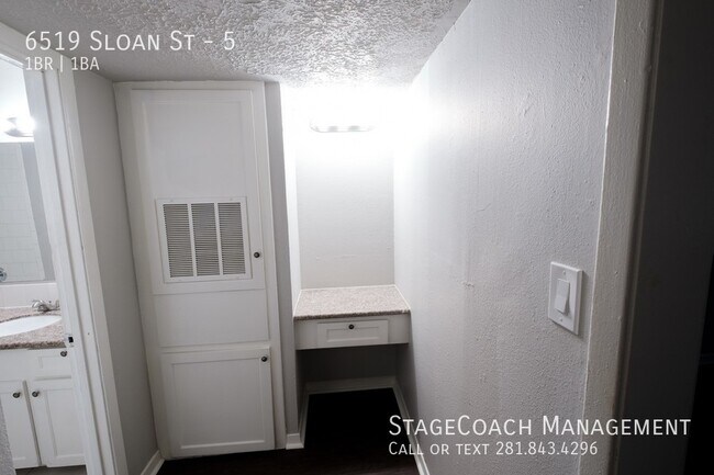 Building Photo - Beautiful 1/1 just minutes from downtown, ...