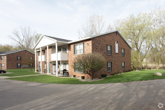 Building Photo - Colonial Village