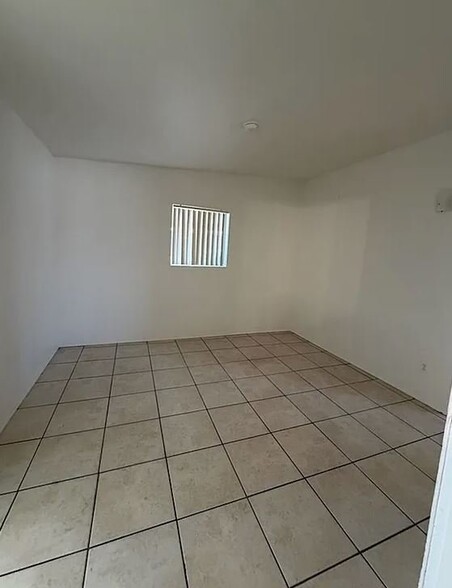 Building Photo - 419 E Alturas St
