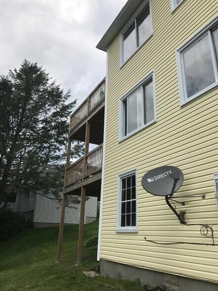 Building Photo - 11 Indian Lake Pky