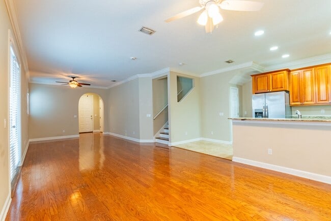 Building Photo - South Tampa 3 Bed / 2 Bath / 1 Car Garage ...