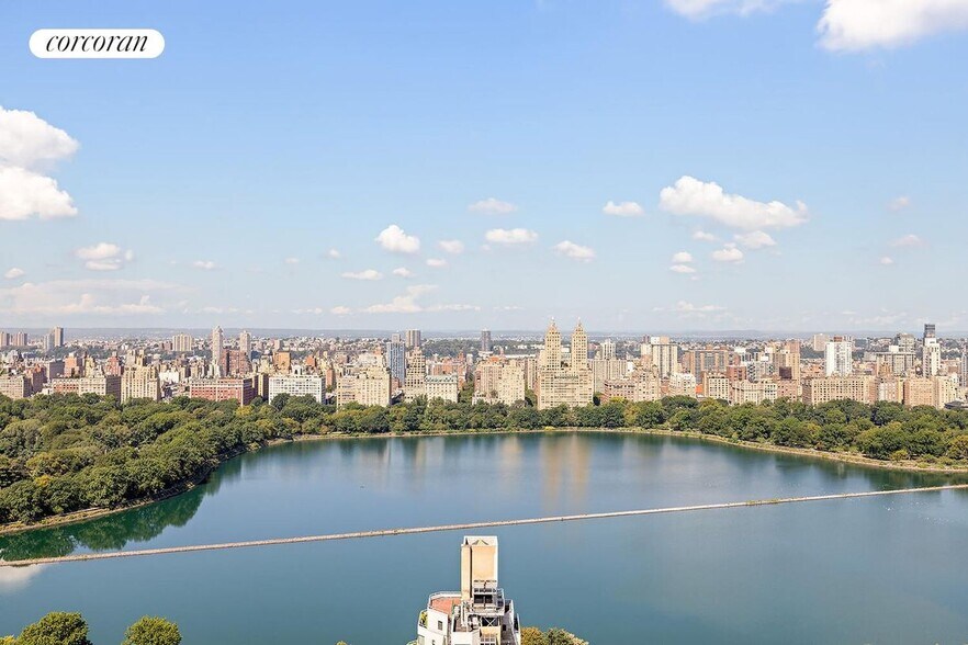 Building Photo - 45 E 89th St