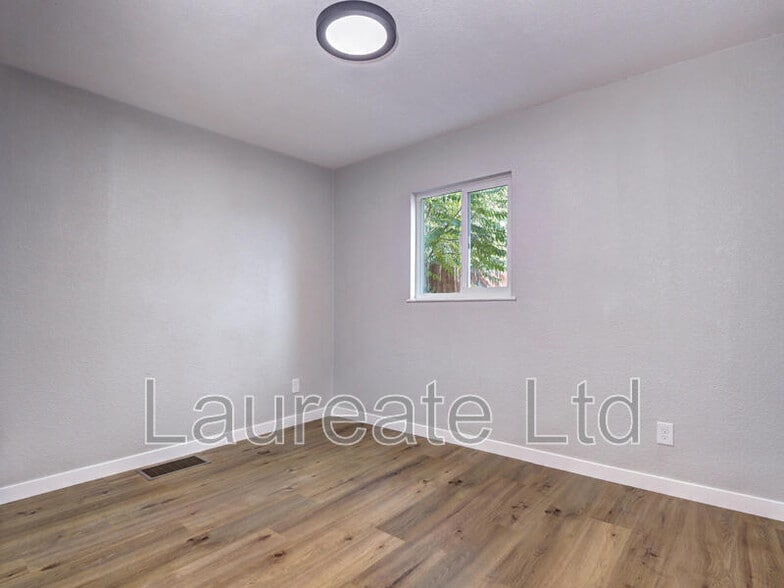Building Photo - 3033 Leyden St