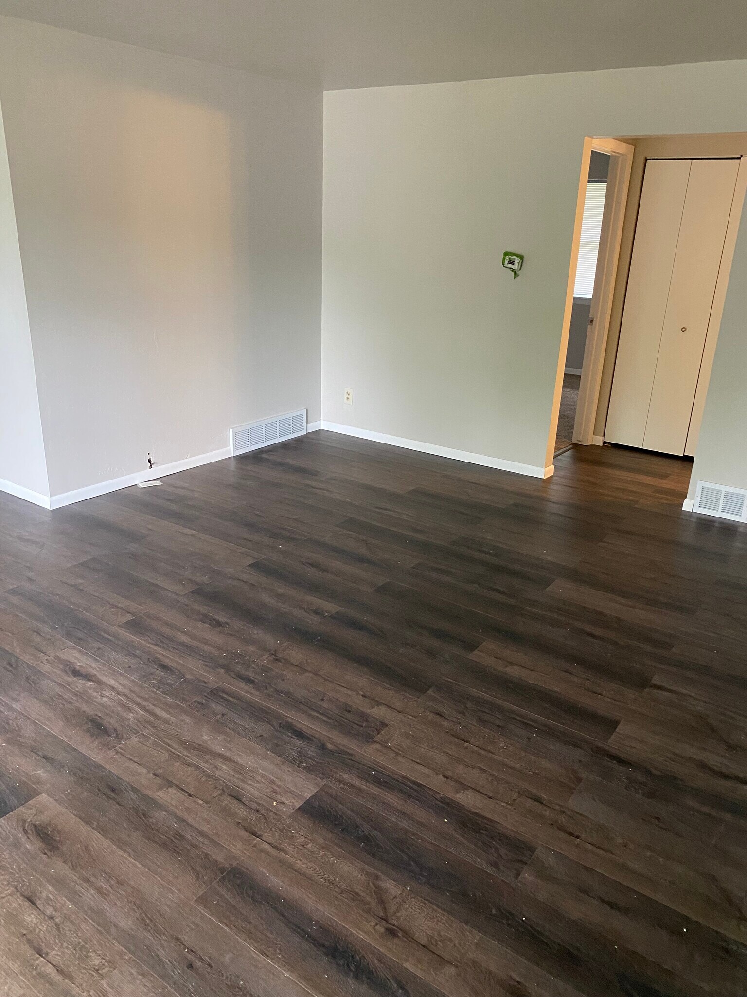 Building Photo - 5671 Williamsburg Way