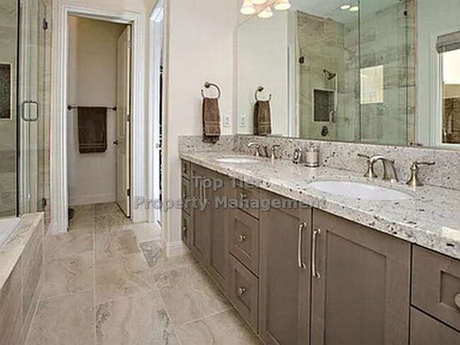 Building Photo - Rare Single-Story Rental in Award-Winning Robertson Ranch- 3 Bedrooms, 3 Bathrooms