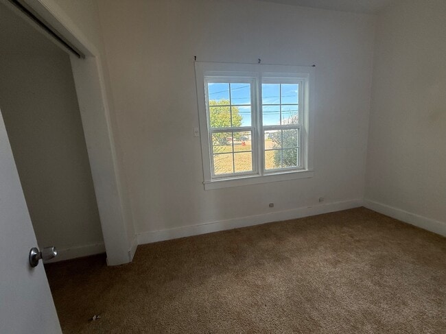 Building Photo - 105 S Magnolia St