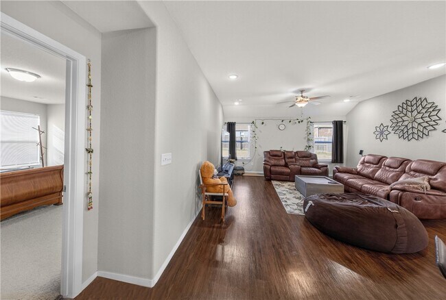 Building Photo - 6804 SW Whitmarsh Rd