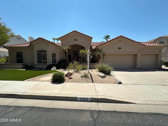 Building Photo - 2053 E Clubhouse Dr